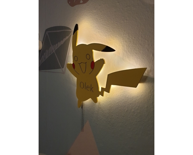 Lampka nocna LED z imieniem PIKACHU